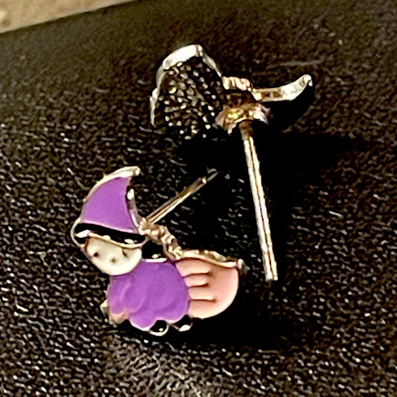 Witch Studs - Picture 1 of 3